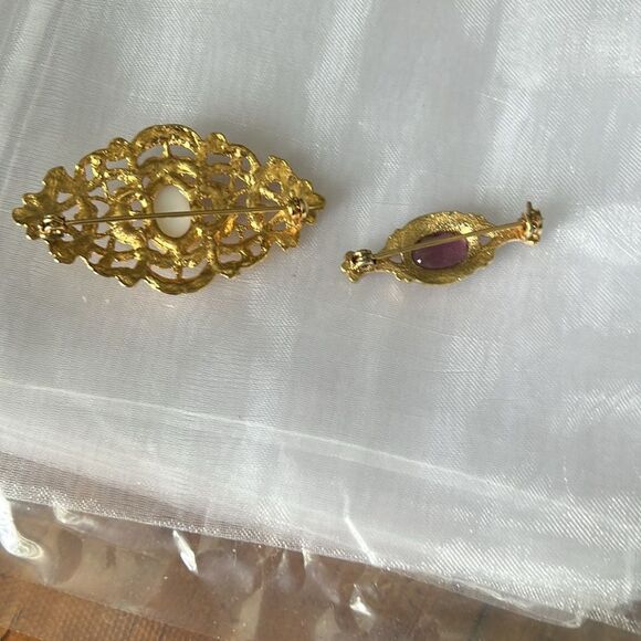 Vintage Elegant Gold and Silver Brooch Set - Picture 4 of 4
